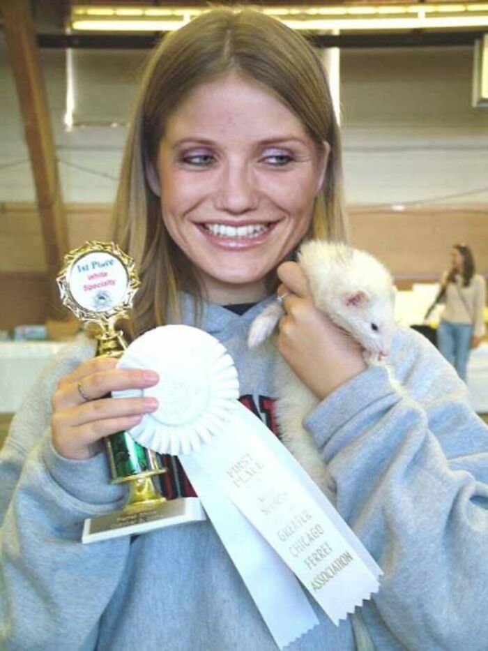 Cameron Diaz photoshopped to look like an ordinary person