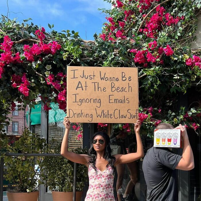 Funny-Dudette-With-Sign