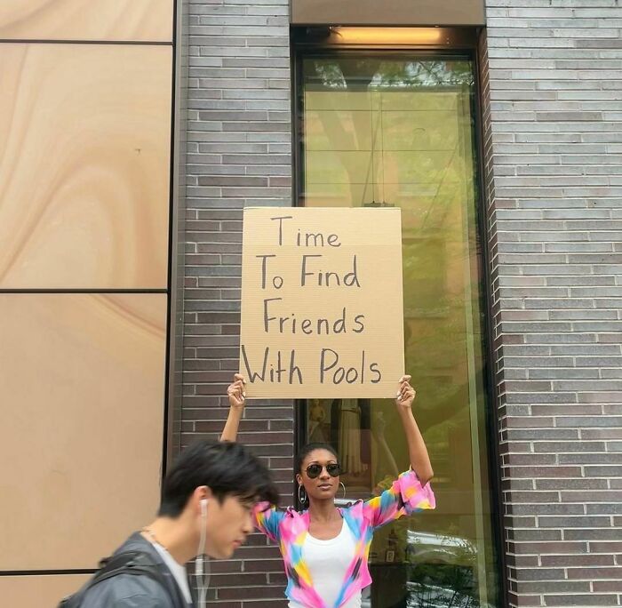 Funny-Dudette-With-Sign