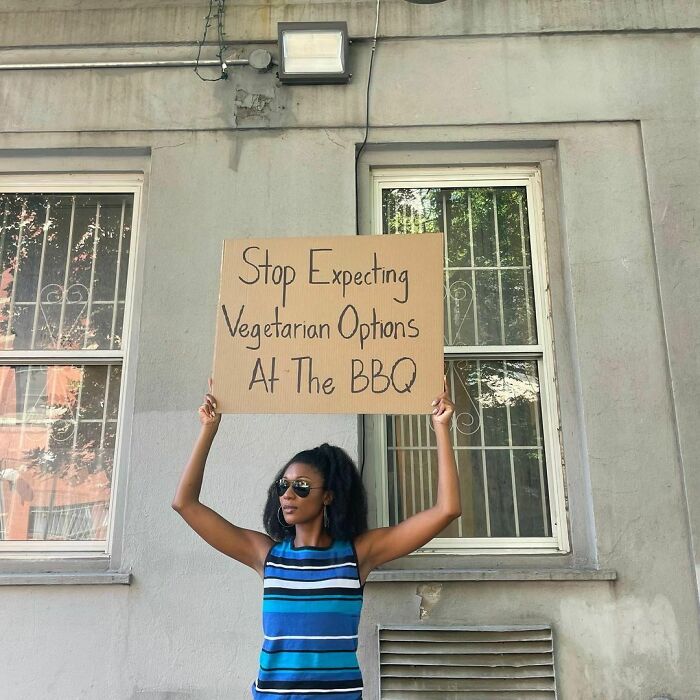 Funny-Dudette-With-Sign