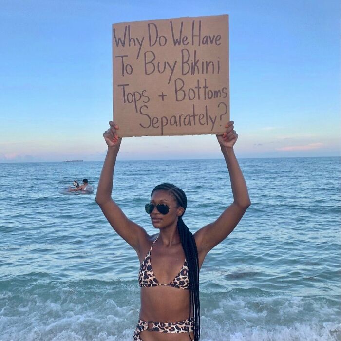 Funny-Dudette-With-Sign