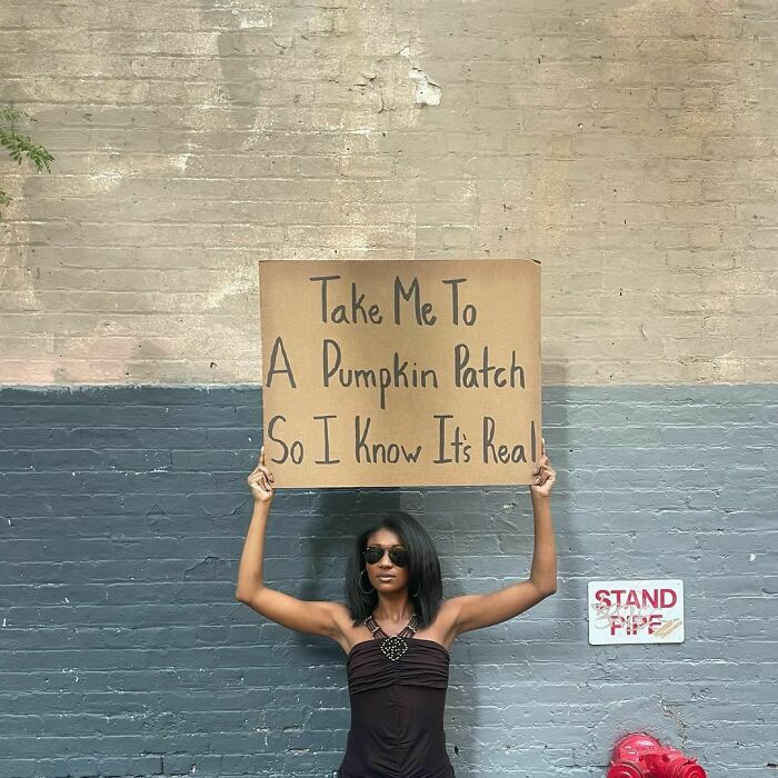 Funny-Dudette-With-Sign