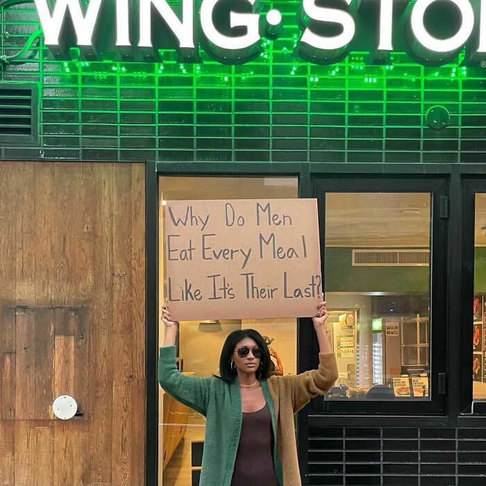 Funny-Dudette-With-Sign