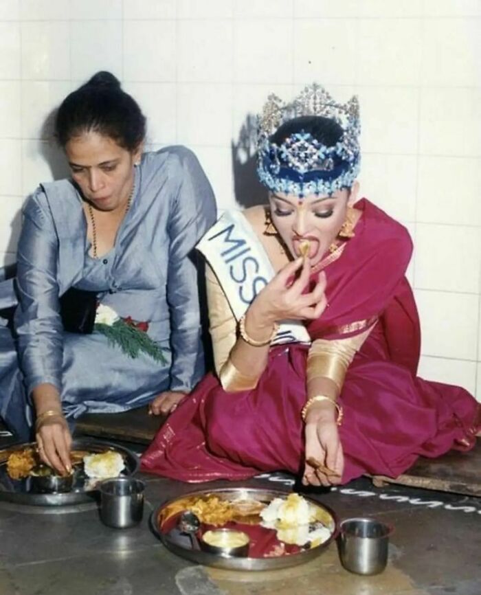 Miss World 1994, Aishwarya Rai Alongside Her Mother Having Lunch With Her Miss World Crown On