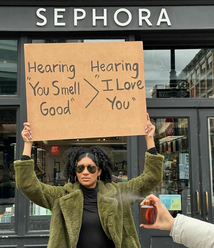 Funny-Dudette-With-Sign