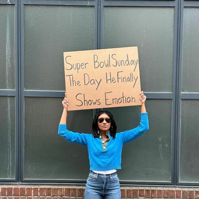 Funny-Dudette-With-Sign