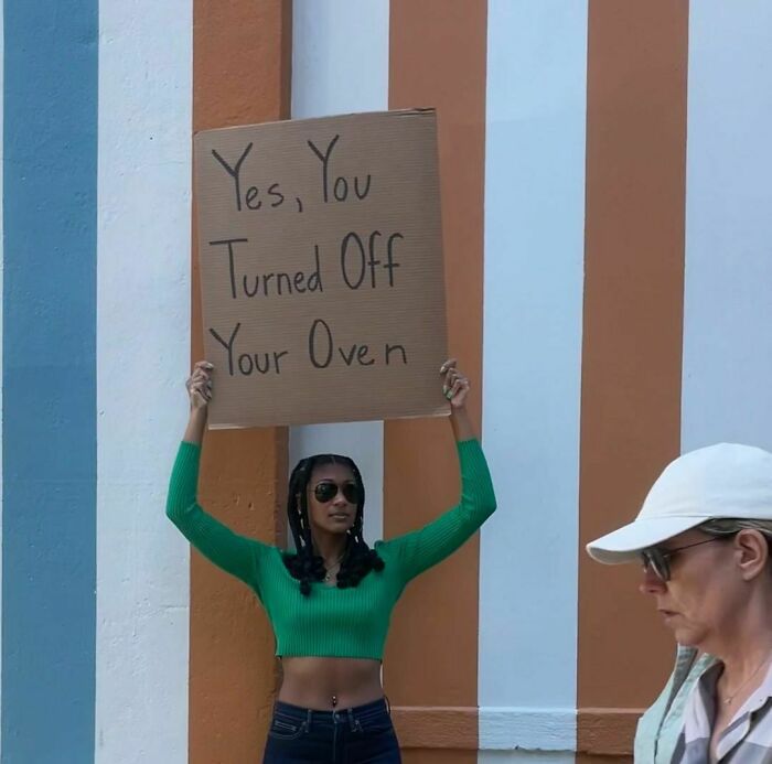 Funny-Dudette-With-Sign