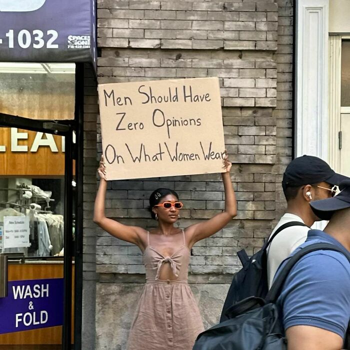 Funny-Dudette-With-Sign