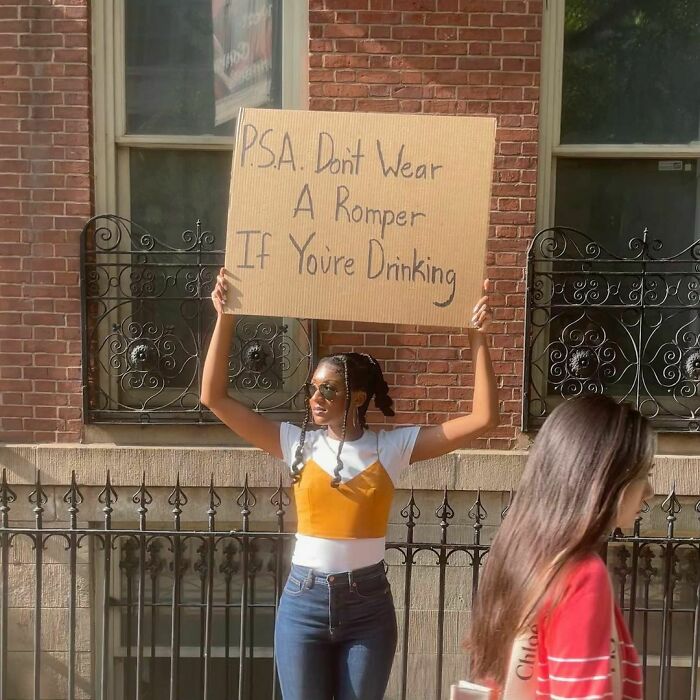 Funny-Dudette-With-Sign