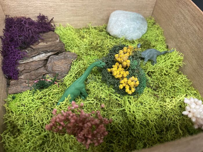 I Make Mini Worlds Out Of Real Flowers And Mosses (22 Pics)