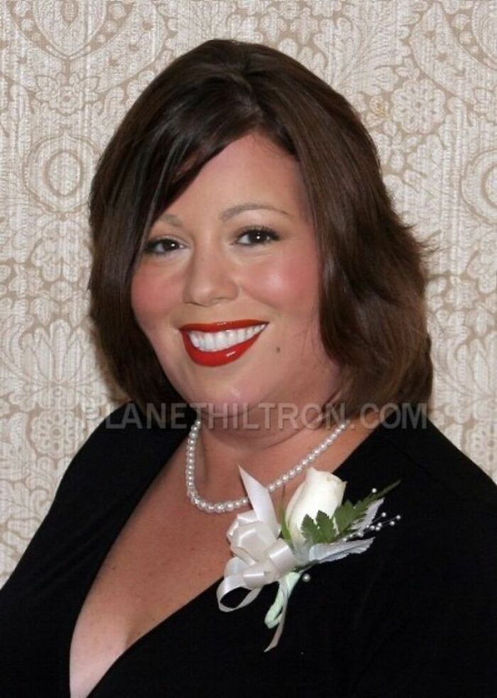 Mariah Carey photoshopped to look like an ordinary person