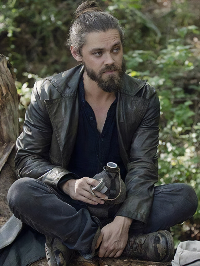 Tom Payne As Jesus On The Walking Dead