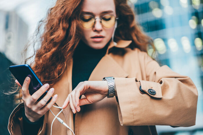 “Being Able To Fix Things Yourself”: 30 Things Young People Find Odd That Used To Be Normal