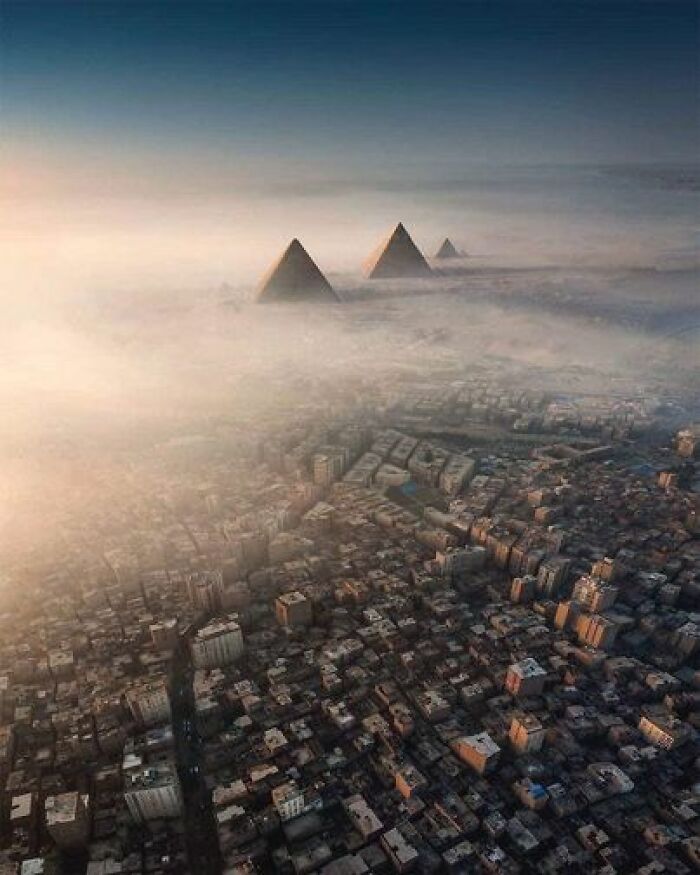 An Awe-Inspiring Image Capturing The Majestic Giza Pyramids!