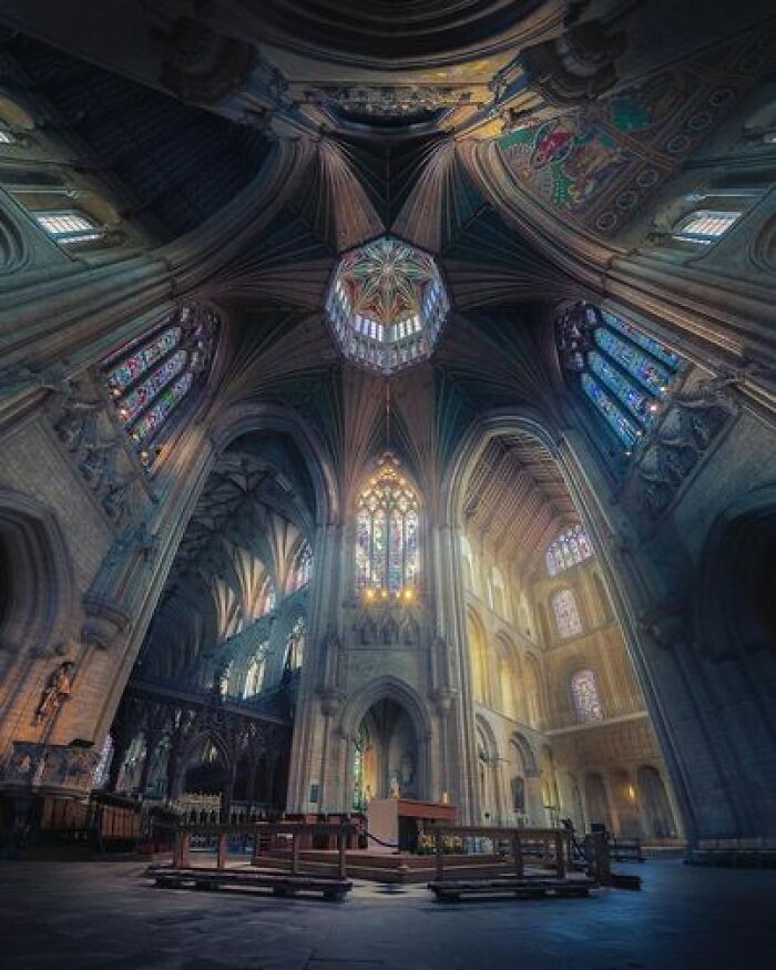 Ely Cathedral In Ely, England, Boasts An Awe-Inspiring Masterpiece Of Craftsmanship And Artistic Brilliance In Its Soaring Ceiling. 🏰🌟 The Cathedral's Roof Is Adorned With Intricate Medieval Woodwork, Featuring Exquisitely Carved Beams And Vaulted Ceilings That Create A Mesmerizing Visual Spectacle. As You Step Inside, Your Eyes Are Immediately Drawn Upward, Captivated By The Grandeur And Beauty Of This Architectural Wonder. The Intricate Detailing And Skilled Artistry Showcased In The Ceiling Transport You Back In Time, Evoking A Sense Of Wonder And Reverence For The Craftsmanship Of The Past. Ely Cathedral Stands As A Testament To The Ingenuity And Dedication Of Those Who Built It, Leaving Visitors In Awe Of Its Timeless Magnificence