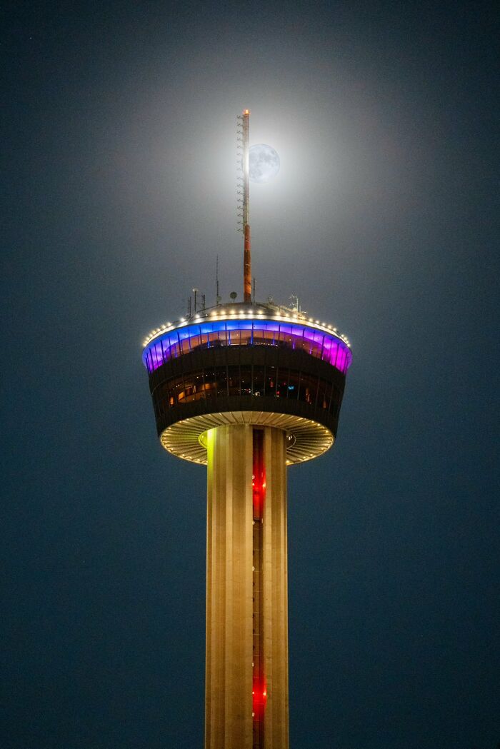 Blue-Super-Moon-Photos-From-World