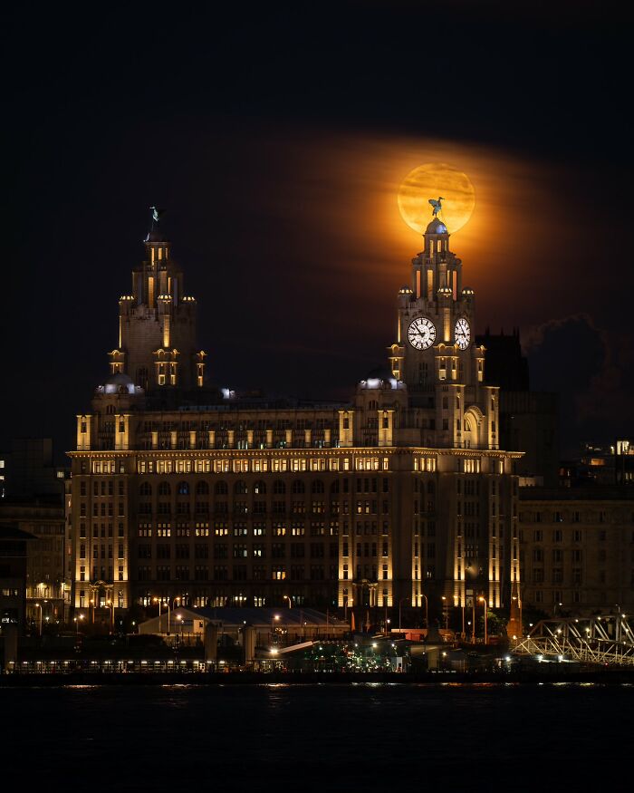 Blue-Super-Moon-Photos-From-World