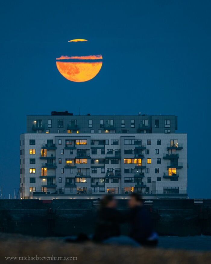 Blue-Super-Moon-Photos-From-World