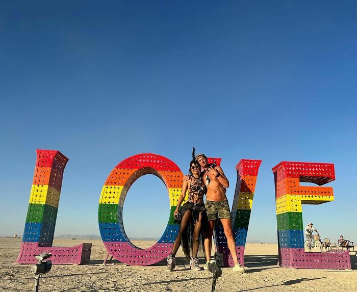 &ldquo;It Was Pure Hell&rdquo;: People Share Distressing Photos Of How Legendary Burning Man Turned Into A Fiasco
