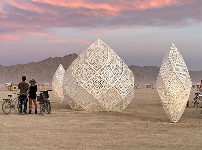 &ldquo;It Was Pure Hell&rdquo;: People Share Distressing Photos Of How Legendary Burning Man Turned Into A Fiasco