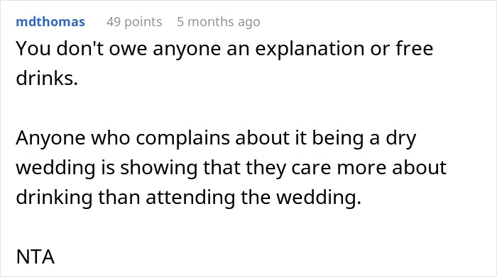 Bride Wants To Keep The Reasoning Behind Alcohol-Free Wedding Secret, Friends Put Her Under Fire Bride Wants To Keep The Reasoning Behind Alcohol-Free Wedding Secret, Friends Put Her Under Fire