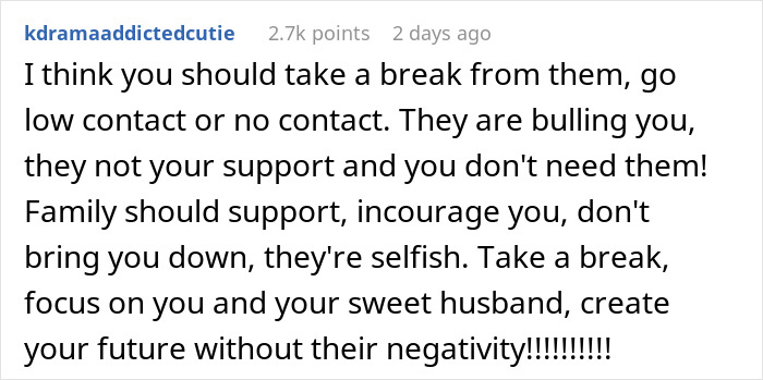 Bride Sobs After &ldquo;Degrading&rdquo; Pictures Get Shown At Wedding, Walks Out After Mom&rsquo;s Speech