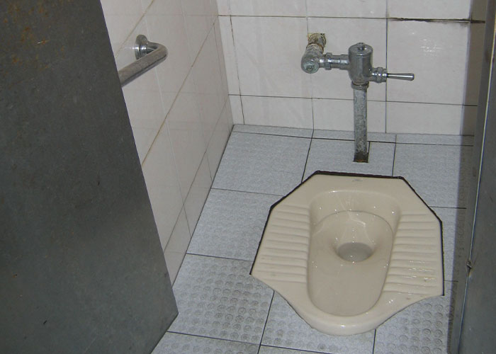 30 Biggest Cultural Shocks From Around The World Visitors Just Can’t Get Used To