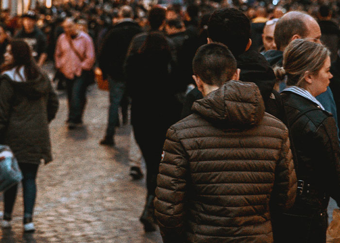 50 Things That Men Do That They Think Are Fine When In Reality They're Super Creepy