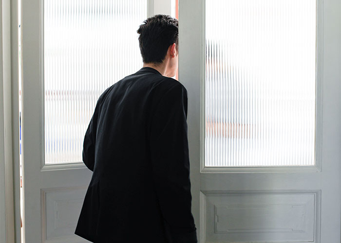 50 Things That Men Do That They Think Are Fine When In Reality They're Super Creepy