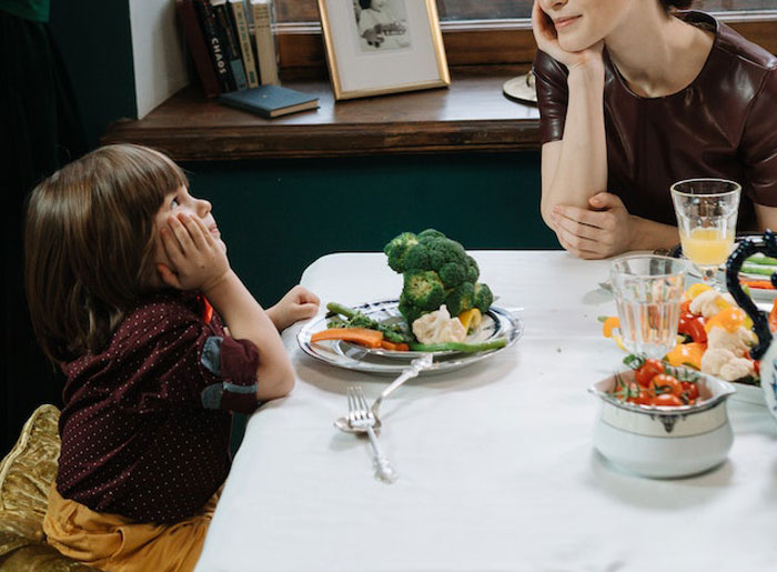 Woman Wants To Show Mom How Messed Up She Was With Her 'Food Rules' By Enforcing Them On Her