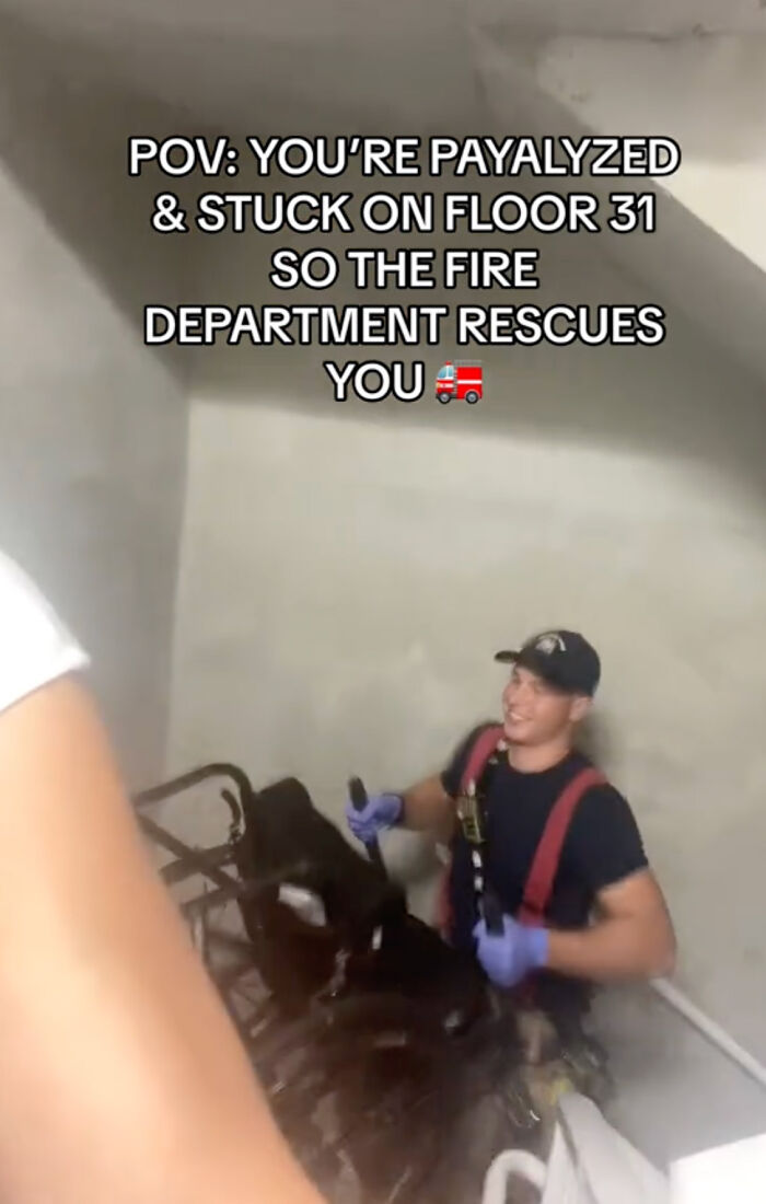 Firefighters Carry Paralyzed Woman For 13 Floors All The While Cracking Jokes And Making Her Laugh Firefighters Carry Paralyzed Woman For 13 Floors All The While Cracking Jokes And Making Her Laugh