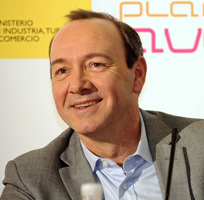 32 Of The Biggest Falls From Grace In Hollywood, According To This Viral Thread