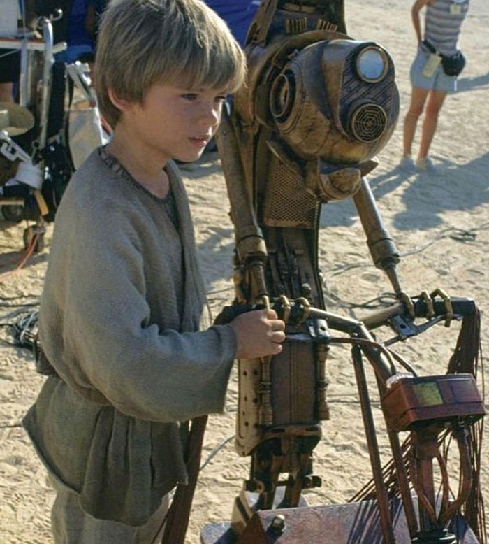 32 Of The Biggest Falls From Grace In Hollywood, According To This Viral Thread