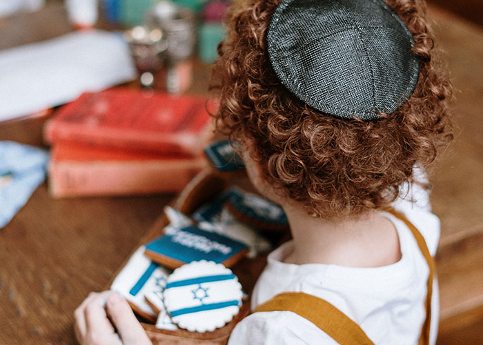 “Brought Up In A Cult”: 35 Things People Went Through As Kids And Didn’t Realize Were Unusual