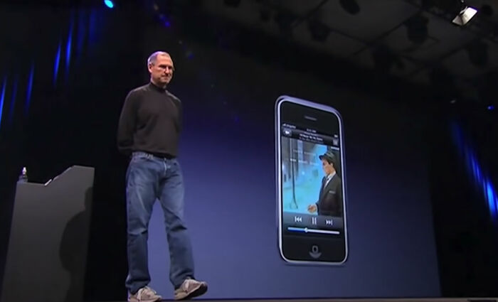 Man Works Out How Much Money You Could've Made Buying Apple Shares Instead Of New iPhones