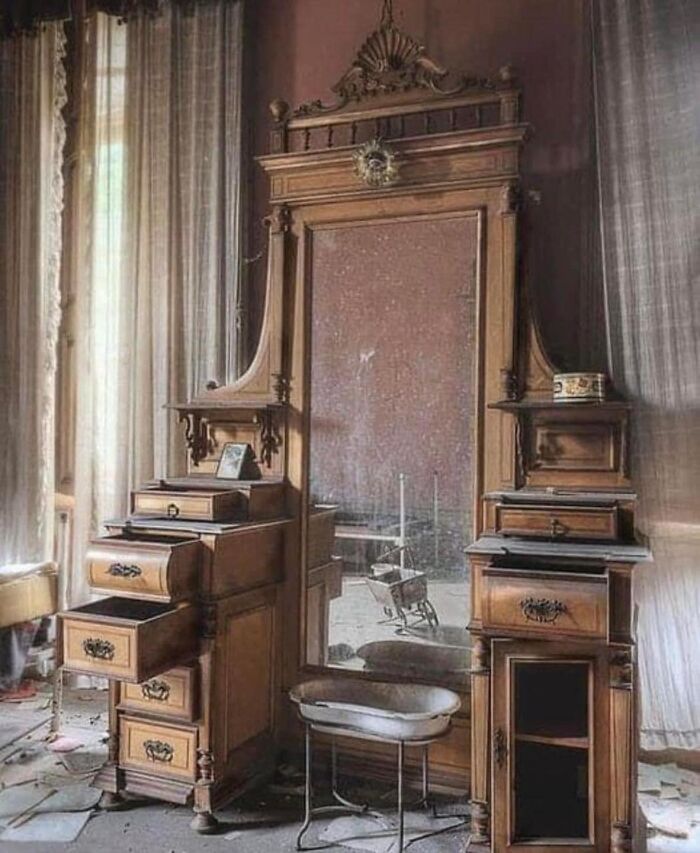 Abandoned Beauty Found In An Apartment