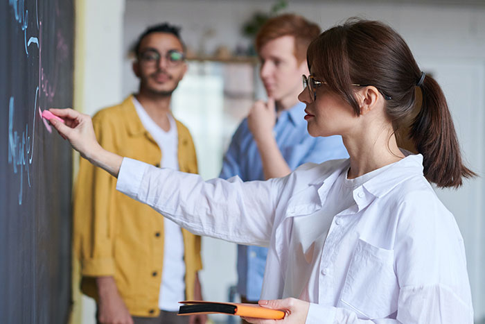 People Who Didn't Try Dating Until Later In Life Share How Their Lives Turned Out (30 Stories)