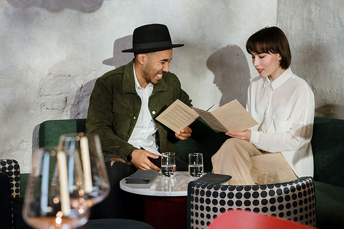 People Who Didn't Try Dating Until Later In Life Share How Their Lives Turned Out (30 Stories)