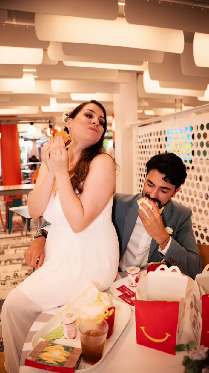 Couple Goes With Unorthodox Decision Of Catering McDonald’s, It Ends Up Being A Hit Couple Goes With Unorthodox Decision Of Catering McDonald’s, It Ends Up Being A Hit