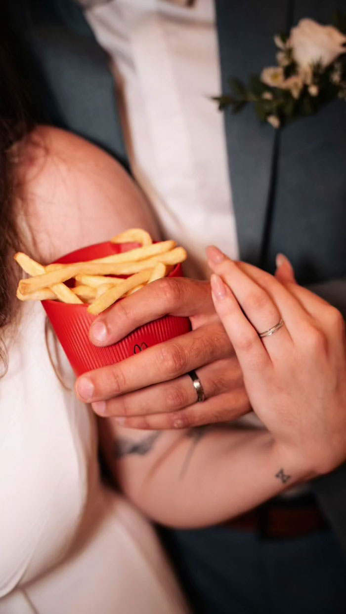 Couple Goes With Unorthodox Decision Of Catering McDonald’s, It Ends Up Being A Hit Couple Goes With Unorthodox Decision Of Catering McDonald’s, It Ends Up Being A Hit