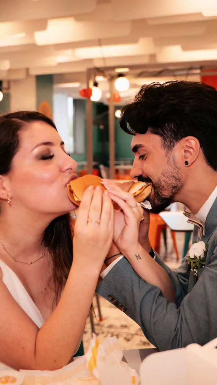 Couple Goes With Unorthodox Decision Of Catering McDonald’s, It Ends Up Being A Hit Couple Goes With Unorthodox Decision Of Catering McDonald’s, It Ends Up Being A Hit