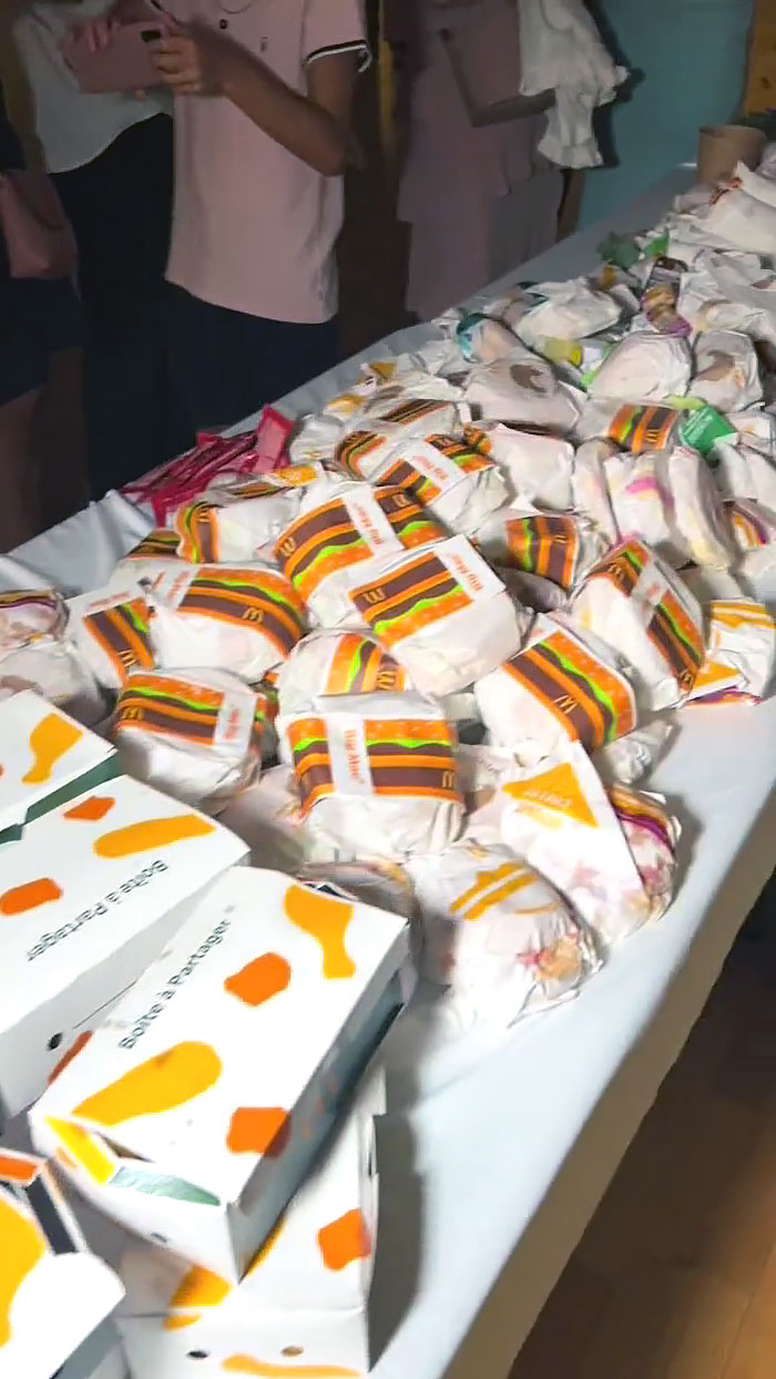 Couple Goes With Unorthodox Decision Of Catering McDonald’s, It Ends Up Being A Hit Couple Goes With Unorthodox Decision Of Catering McDonald’s, It Ends Up Being A Hit