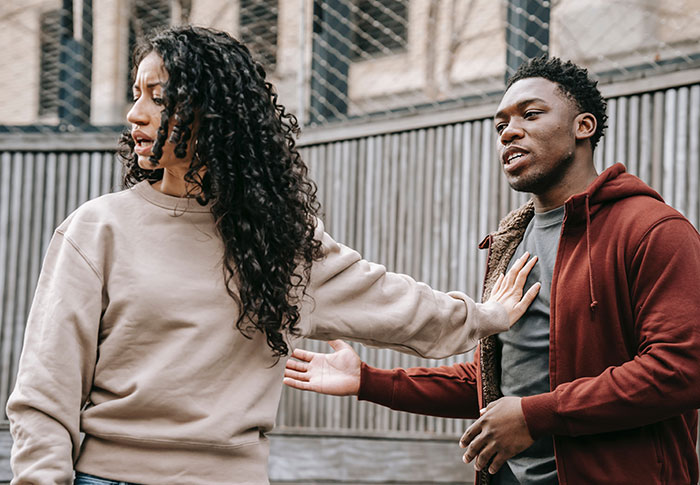 30 Female Habits That Make Men’s Blood Boil