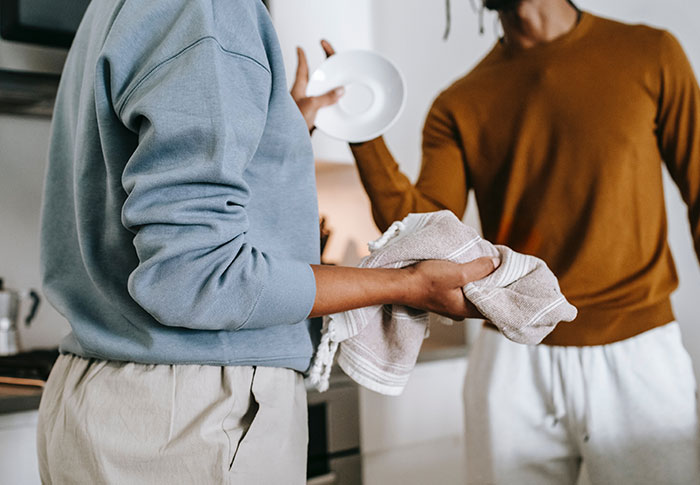 30 Female Habits That Make Men’s Blood Boil