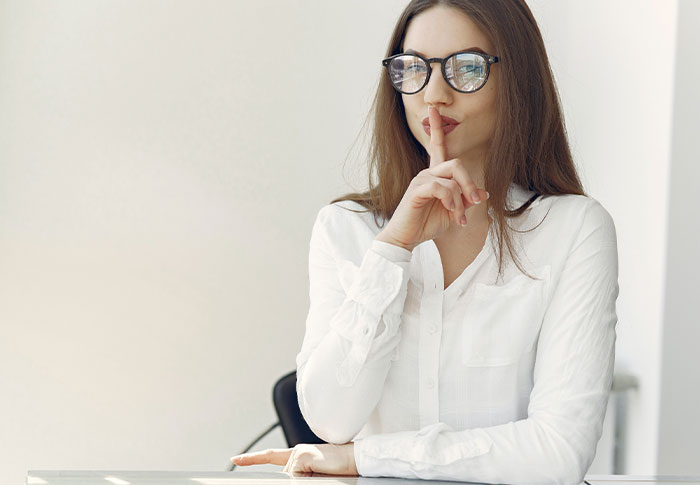 30 Female Habits That Make Men’s Blood Boil