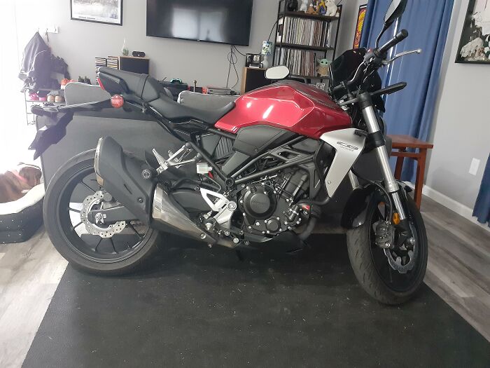 30 Men Share Real-Life Examples Of "A Woman's Touch"