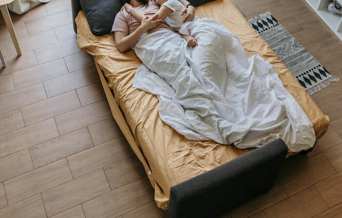 30 Exact Moments Women Caught On To Why Their Partners Were Broken Up With