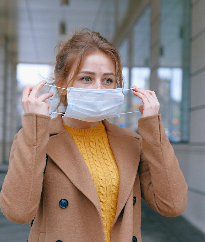 What Not To Do In Public: 50 Instant Judgment-Inducing Acts