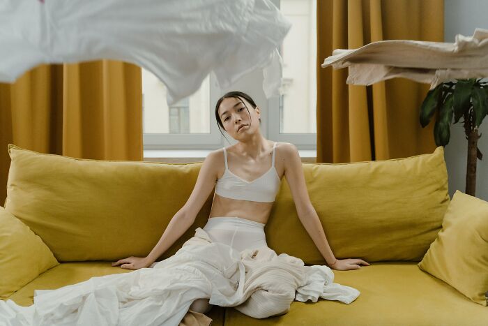 37 Random Stories Of Coworkers Displaying Unhinged Behavior, As Shared Online