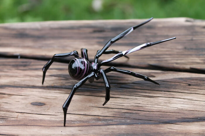 I Made Glass Spider Figurines As An Idea For Halloween Decorations (10 Pics)